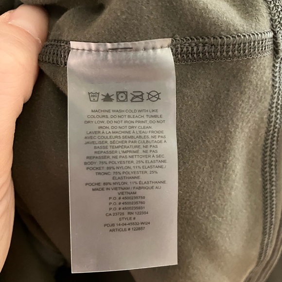 Aritzia Golden Heatform Relay Zip-Up in Dark Olive - Picture 5 of 10